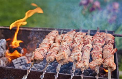  Lammfleisch mit Cumin und Knoblauch: Ein aromatisches Feuerwerk für den Gaumen?